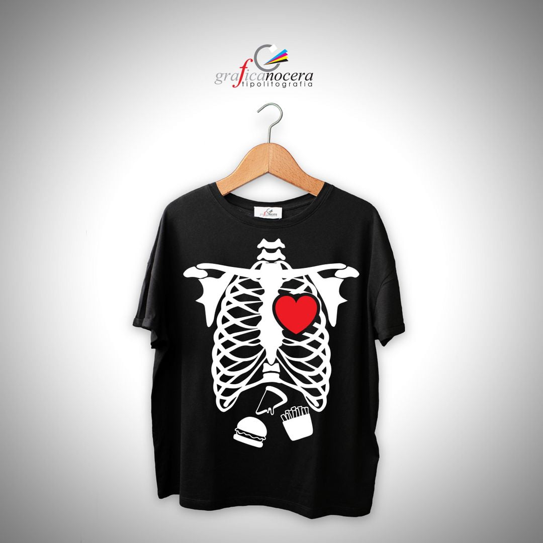 T-Shirt Halloween unisex Scheletro con cuore regalo festa horror party festa streghe