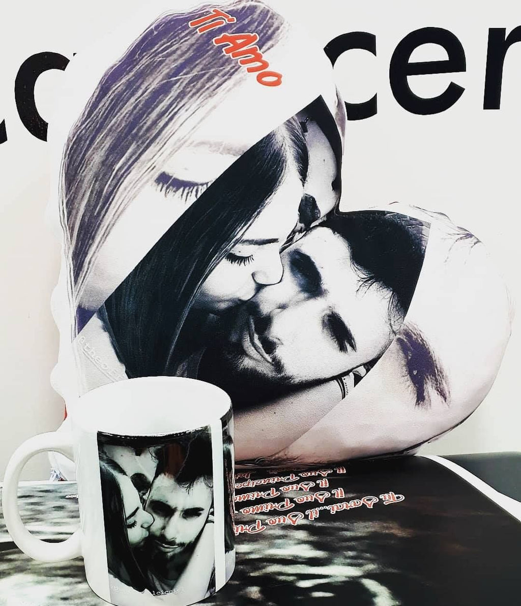 Cuscino a Forma di Cuore con Foto Personalizzata - Retro Rosso