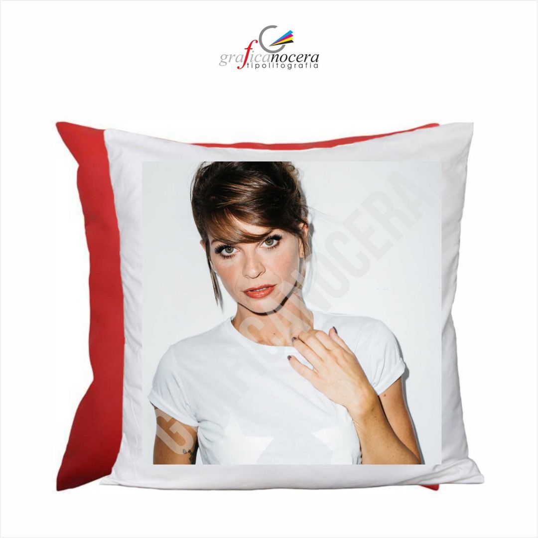 Cuscino quadrato Alessandra Amoroso cantante idea regalo