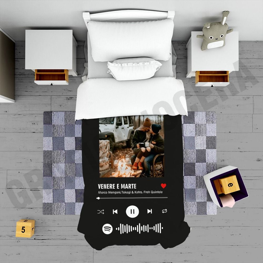 Plaid in Pile Personalizzato con il Tuo Spotify Codice e la Tua Foto Idea Regalo [mod. CON TITOLO DELLA CANZONE STAMPATO]