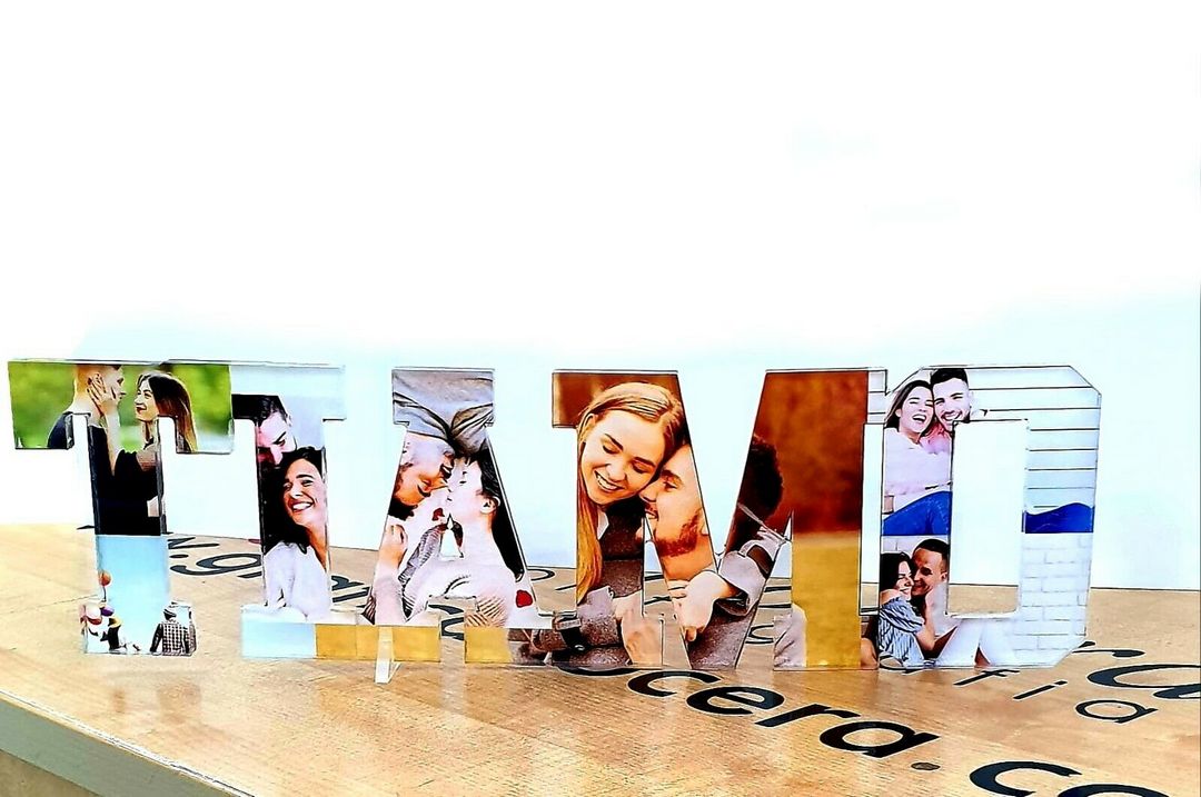 Scritta Ti Amo in plexiglass con le tue FOTO