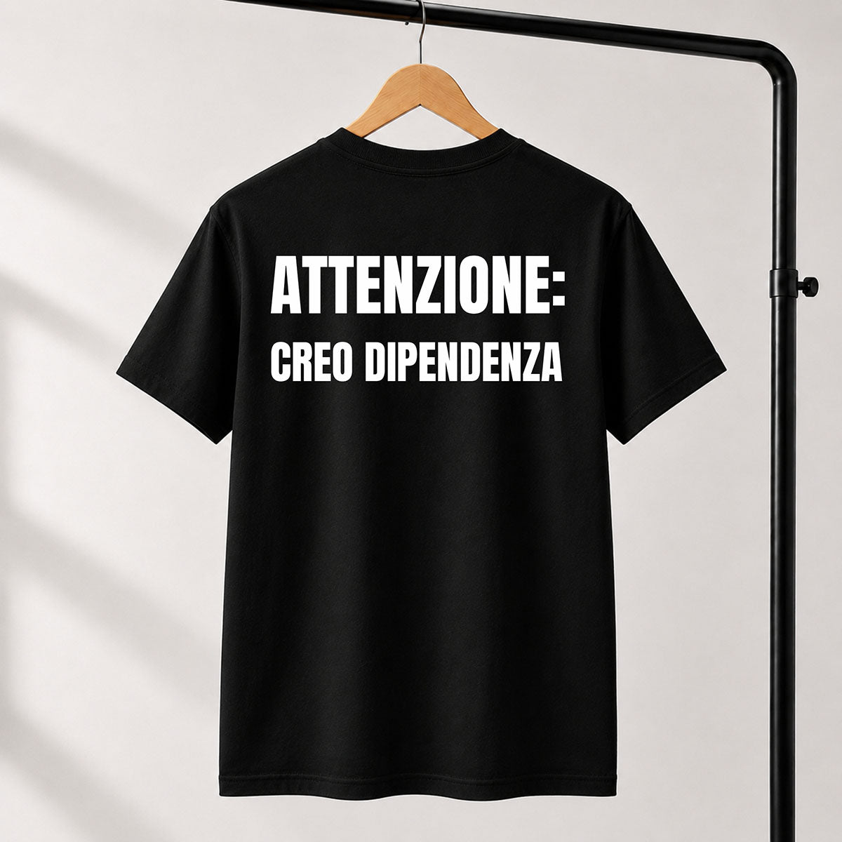 T-shirt Unisex 17 - ATTENZIONE: CREO DIPENDENZA