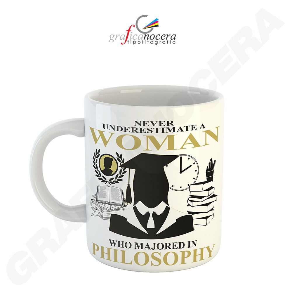 Tazza Mug Mai sottovalutare una donna che si è laureata in Filosofia idea regalo